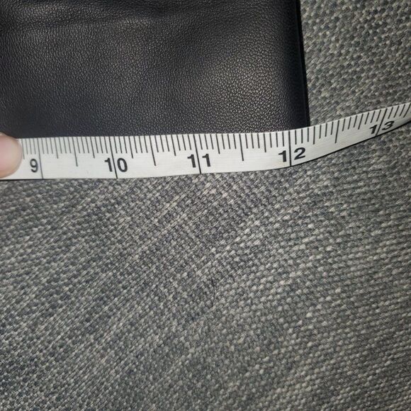 Vince Women's Black Leather Hidden Side Zipper Summery Style Shorts Size - Picture 10 of 16